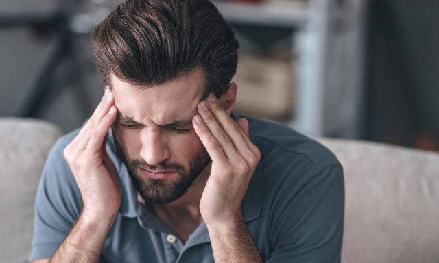 Πονοκέφαλος; Έτσι θα σταματήσεις την ημικρανία σε πέντε λεπτά