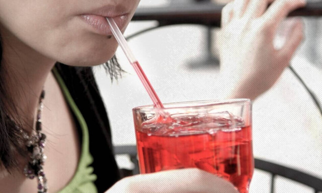 Σουβλάκι και junk food την προηγούμενη νύχτα; Πιες αυτό τον χυμό να φύγουν οι τοξίνες