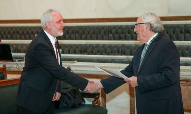 Aπονομή του βραβείου «Νικολάου Καρόλου» της Ακαδημίας Αθηνών στην Pfizer Hellas Band