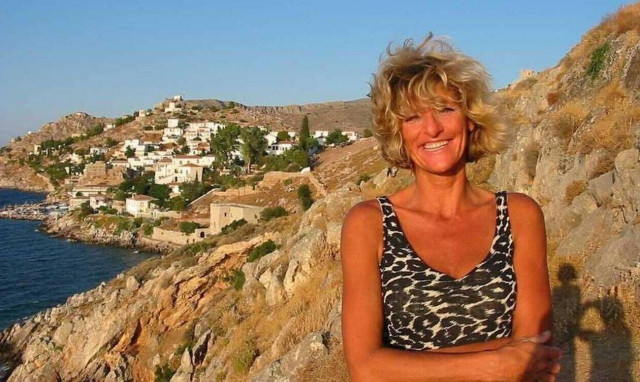 Μισή συγγνώμη από την Ολλανδή δημοσιογράφο μετά τη μήνυση του δήμαρχου Ύδρας για τα περί ρατσιστών