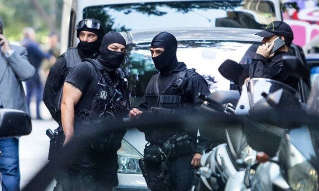 Μεγάλη αστυνομική επιχείρηση στο Ηράκλειο – Πάνω από 60 αστυνομικοί στους δρόμους