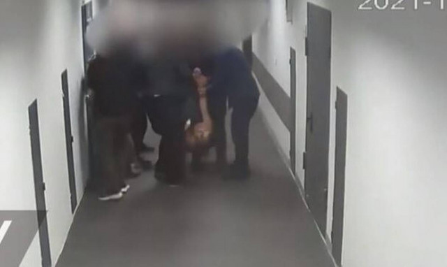 Γεωργία: Βίντεο-ντροπή με τον πρώην πρόεδρο Σαακασβίλι να μεταφέρεται σαν «σακί με πατάτες»