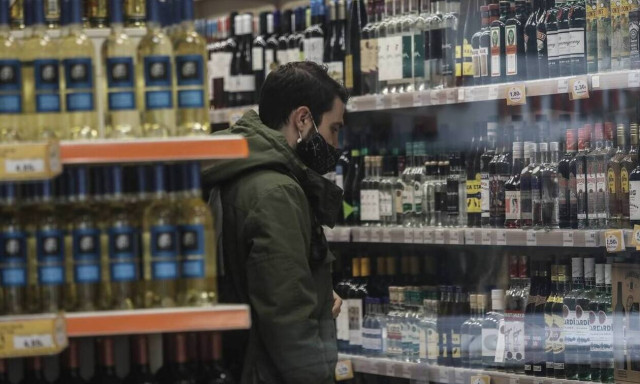 Only one customer per 9 square meters allowed in supermarkets, food stores as of Saturday