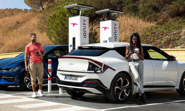 Πόσο καθαρά είναι τα ηλεκτρικά και σε ποιες χώρες μολύνουν πιο πολύ από τα βενζινοκίνητα;