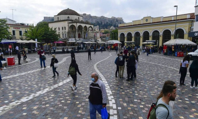 Greece confirms 6,154 new coronavirus infections on Saturday, 70 deaths; 530 in ICUs