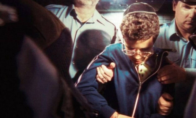 Κίνητρο: Η... απάντηση για την σειρά του Netflix με τον 14χρονο που σκότωσε την οικογένειά του (vid)