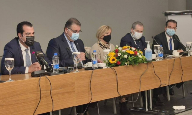 Επιστράτευση ιδιωτών γιατρών: Αντίθετοι οι Ιατρικοί Σύλλογοι – Τι ζήτησαν από Πλεύρη, Γκάγκα