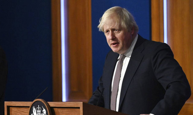 Βρετανία: Ο Τζόνσον δεν αποκλείει lockdown στις γιορτές - «Ίσως χρειαστεί τρίτη δόση για τα ταξίδια»