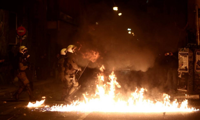 ΣτΕ: Ευθύνες της ΕΛΑΣ για τις ζημιές στα επεισόδια του 2008 - Αποζημίωση σχεδόν 2 εκατ. ευρώ