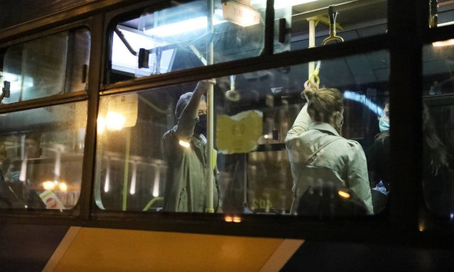 κρούσματα σήμερα (15/11)