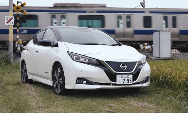 Οι μεταχειρισμένες μπαταρίες των ηλεκτρικών Nissan αξιοποιούνται και στα τρένα