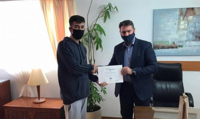 Κρήτη: Μαθητής κατασκεύασε αυτοσχέδιο σεισμογράφο και του απονεμήθηκε βραβείο