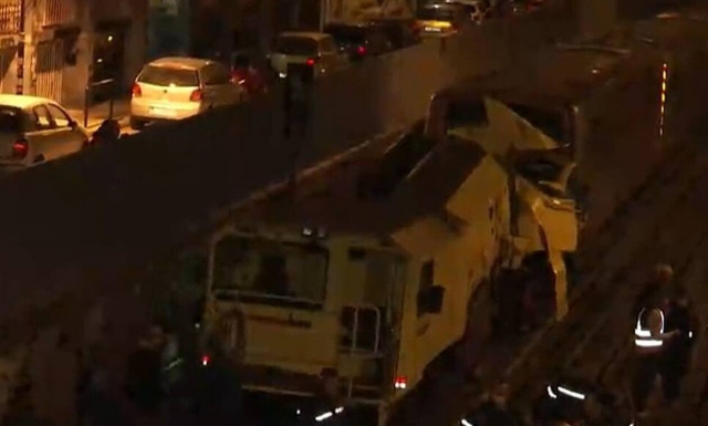 Ατύχημα στον ΗΣΑΠ: Με 60χλμ έτρεχε το όχημα που έπεσε στον συρμό