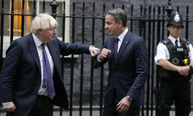 Σε εξέλιξη η συνάντηση Μητσοτάκη – Τζόνσον: Αίτημα για επιστροφή των Γλυπτών του Παρθενώνα