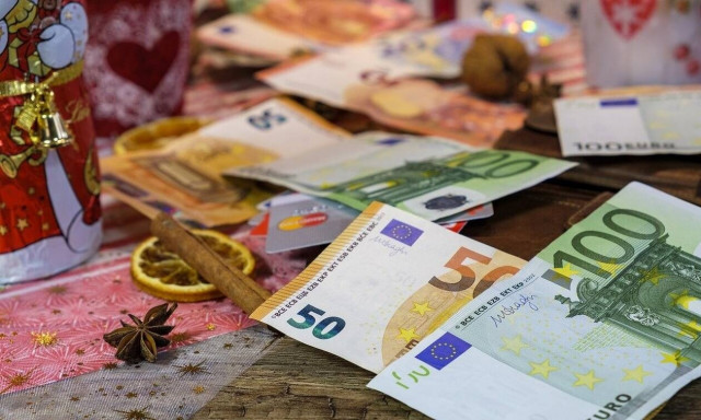 Δώρο Χριστουγέννων 2021: Πότε θα καταβληθεί - Πόσα χρήματα θα πάρετε