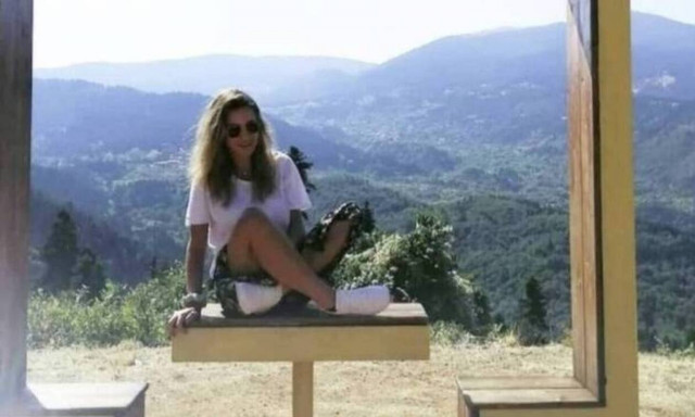 Συγκλόνισε η μητέρα της Γαρυφαλλιάς που δολοφονήθηκε στη Φολέγανδρο: Παρέλαβε το μεταπτυχιακό της