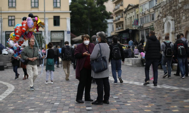 Κρούσματα σήμερα: «Μαύρη» εκτίμηση για έως και 92 νεκρούς καθημερινά μέχρι τα μέσα Δεκεμβρίου