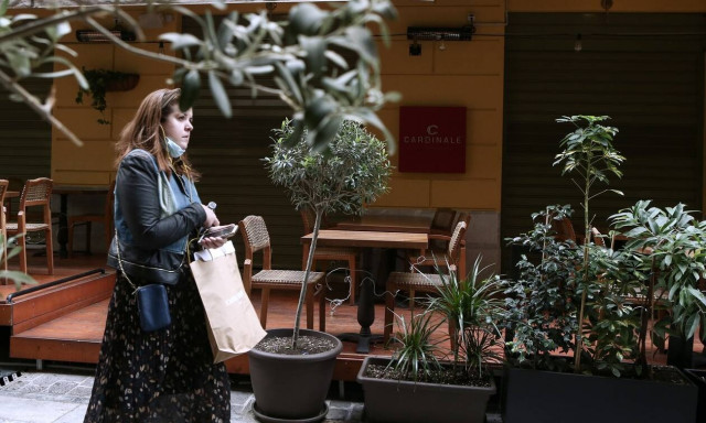 Κρούσματα σήμερα: Σε σταθερά επίπεδα - Περίπου στις 7.000 οι νέες μολύνσεις