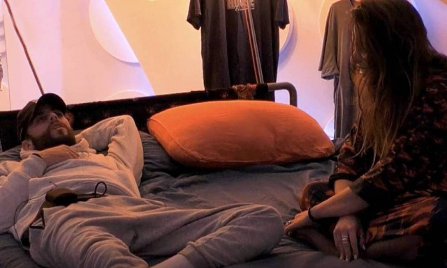 Big Brother Spoiler 17/11: Ρομαντική διάθεση και καχύποπτες ματιές…