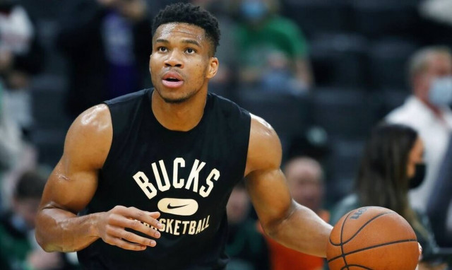 Αντετοκούνμπο: Κουβαλάω την Ελλάδα στους ώμους μου, ο κόσμος δεν καταλαβαίνει την πίεση