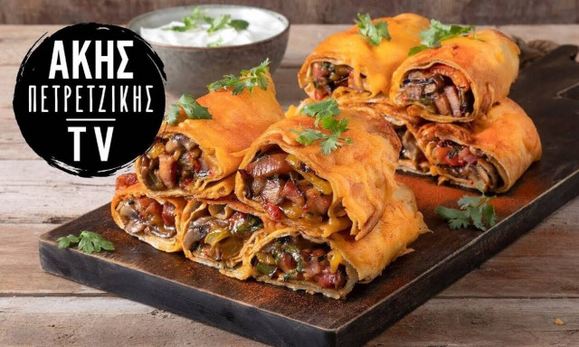 Τραγανά ρολάκια με μπέικον και μανιτάρια - Συνταγή του Άκη Πετρετζίκη