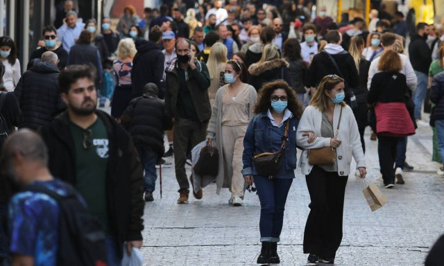 Κορονοϊός: Στη δίνη της πανδημίας η χώρα – Ανοίγει την Παρασκευή (19/11) η πλατφόρμα για την 3η δόση
