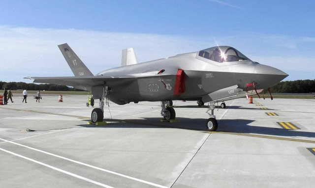 Θρίλερ στη Μεσόγειο: Βρετανοί και Ρώσοι ψάχνουν στον βυθό ένα F-35 αξίας 10 εκατ. δολαρίων