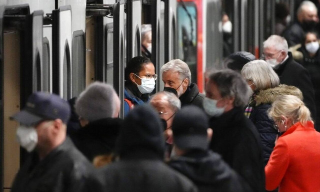Κορονοϊός - Γερμανία: Νέα αυστηρότερα μέτρα για μη εμβολιασμένους - «Μπλόκο» σε εργασία και ΜΜΜ