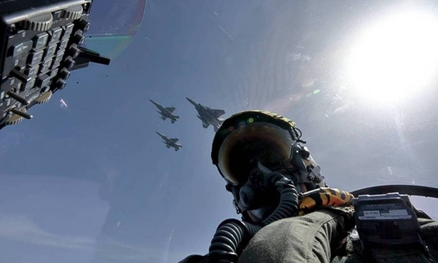 Two pairs of Turkish F16s flew over Greek islands without submitting flight plans