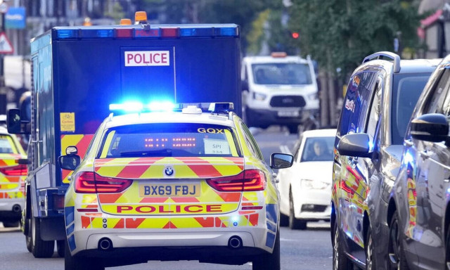 Συναγερμός στην Oxford Street: Εκκενώθηκε κατάστημα - Αναφορές για άντρα που κρατούσε μαχαίρι