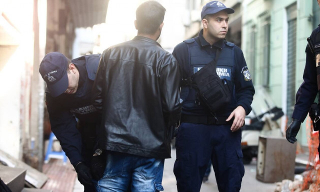 Γκύζη: Συνελήφθη σάτυρος από το Μπαγκλαντές που παρακολουθούσε ανήλικα κορίτσια