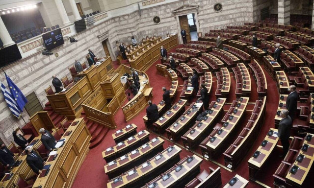 Κατατέθηκε στη Βουλή ο Προϋπολογισμός 2022 -  Αναθεωρείται στο 6,9% η ανάπτυξη για το 2021