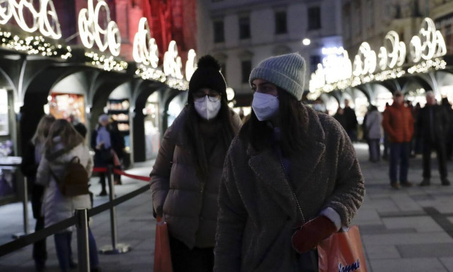 Ο εφιάλτης του lockdown επέστρεψε στην Ευρώπη - Απειλούνται και πάλι τα Χριστούγεννα