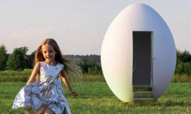 «Ζωή πριν τη γέννηση»: Μέσα σε ένα προσωπικό καταφύγιο σε σχήμα... αβγού (pics)