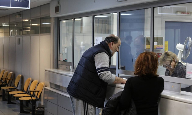 Νέα μέτρα – Αποκλειστικό Newsbomb.gr: Αυτό είναι το νέο ωράριο προσέλευσης των δημοσίων υπαλλήλων