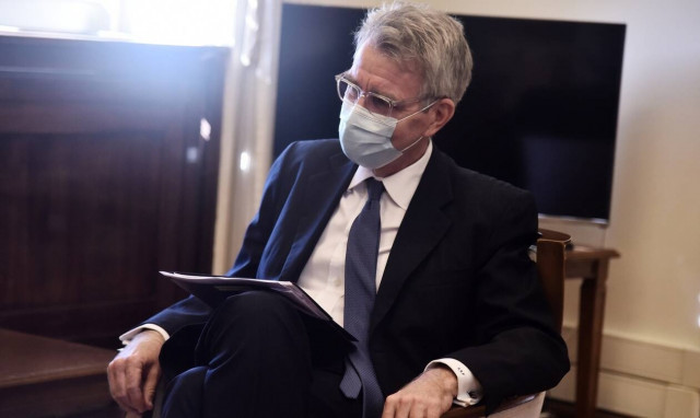 Τζέφρι Πάιατ: Ενδιαφέρον του Αμερικανού πρέσβη για την επόμενη μέρα στη Βόρεια Εύβοια