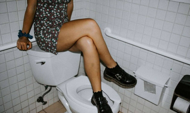 Πέντε πράγματα που κάνουν οι γυναίκες στο μπάνιο σου και δεν το ξέρεις