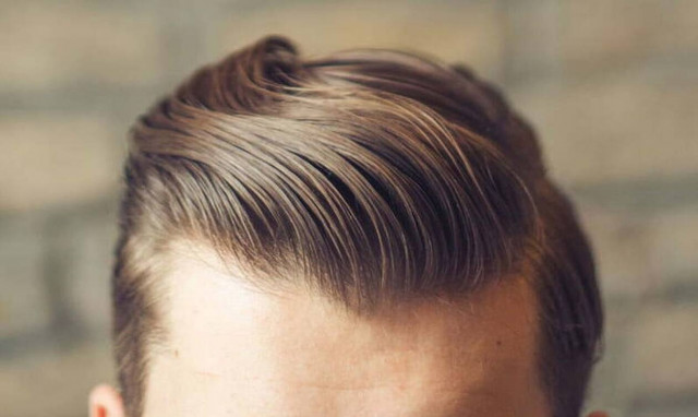 Η συνήθεια που κάνεις καθημερινά και καταστρέφεις τα μαλλιά σου