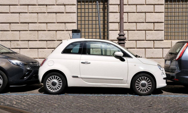 Πώς θα παρκάρεις παντού στην Αθήνα χωρίς να δυσκολεύεσαι