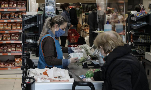 Νέα μέτρα: Αυτά είναι τα τρία στάδια πρόσβασης για τις καθημερινές δραστηριότητες από τη Δευτέρα