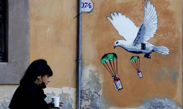 Έλληνας καθηγητής του «Johns Hopkins»: Η πανδημία σε 6-8 μήνες θα φύγει, ο κορονοϊός θα μείνει