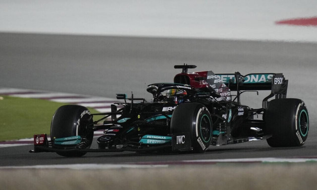 Formula 1: Θρίαμβος Χάμιλτον στο Κατάρ! «Φωτιά» στη μάχη του τίτλου με τον Φερστάπεν (vid+pics)