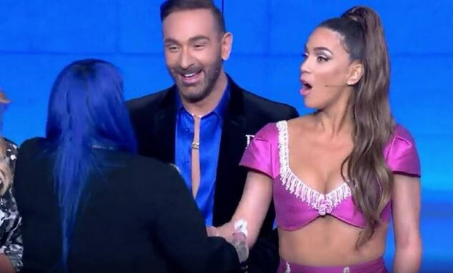 J2US: Τα «γαλλικά» της Super Κικής στον αέρα που «πάγωσαν» τους πάντες (video)