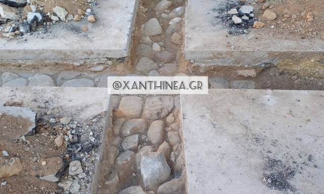 Ξάνθη: Βρήκαν «τυχαία» λιθόστρωτο δρόμο του 19ου αιώνα (photos)
