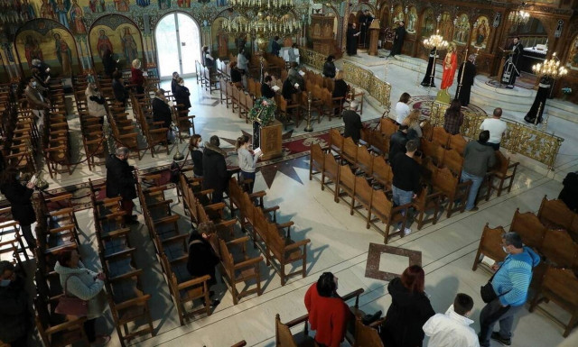 Νέα μέτρα: Πώς θα μπαίνουν από σήμερα στις εκκλησίες οι μη εμβολιασμένοι - Τσουχτερά τα πρόστιμα