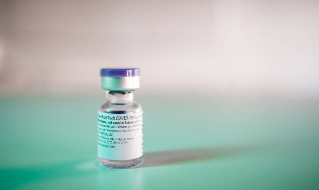 Ο κίνδυνος επαναλοίμωξης για όσους νόσησαν από covid-19 πριν ή μετά την πρώτη δόση του εμβολίου