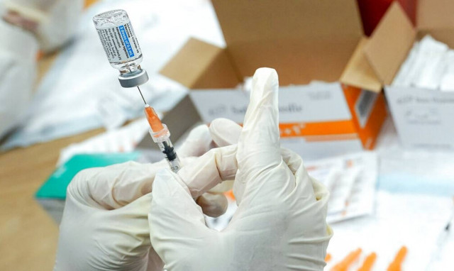 Εμβόλιο Johnson&Johnson: Ο ΕΜΑ ξεκίνησε την αξιολόγηση για την αναμνηστική δόση