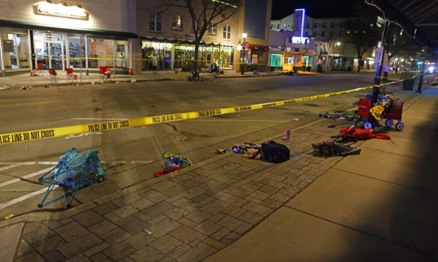 ΗΠΑ: «Κορμιά πετούσαν δεξιά-αριστερά» - Συγκλονίζουν οι μαρτυρίες για το μακελειό στο Ουισκόνσιν