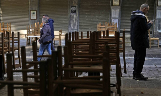 Greece confirms 8,100 new coronavirus infections on Tuesday, 91 deaths; 597 on ventilators