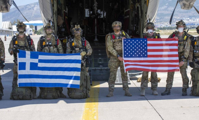 ΓΕΕΘΑ: «Βήμα Πρόσθες»! Το Newsbomb.gr στην άσκηση Ελλήνων και Αμερικανών κομάντο στο Μεγάλο Πεύκο